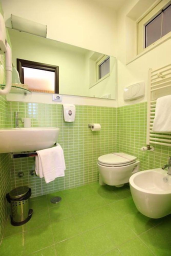 Bathroom 3, Miramonti, Potenza