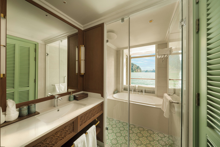 Bathroom 4, Bhaya Soul - Wellness Inclusive Cruise, Hạ Long