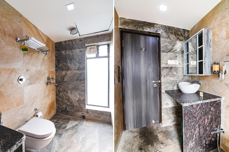 Bathroom 4, Fabhotel Prime Familto, North 24 Parganas
