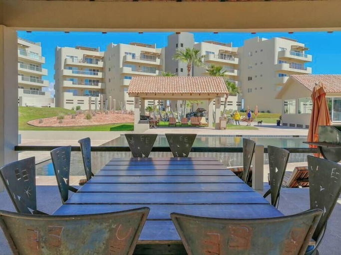 Room 5, Modern Ocean View Condo With Pools Gym, Puerto Peñasco
