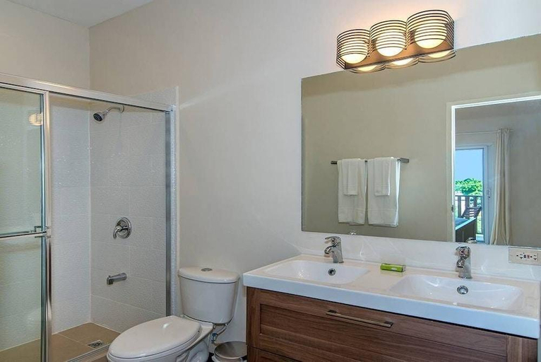 Bathroom 5, Nianna Coral Bay Stunning Townhouse- 5