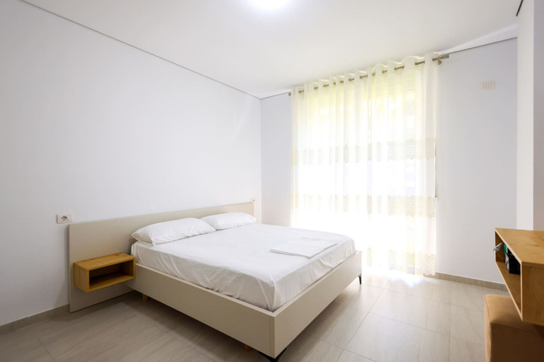 Room 2, Sanpietro Vacation Apartment 044, Durrësit