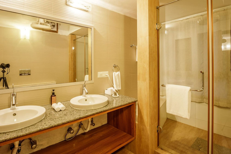 Room 3, Hilltop Villa With Pool River View Whitehouse, North Goa