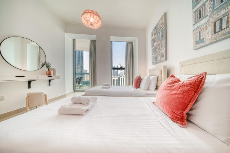 Room 2, Trendy 2BR Downtown Apt Steps From Burj Khalifa, Dubai