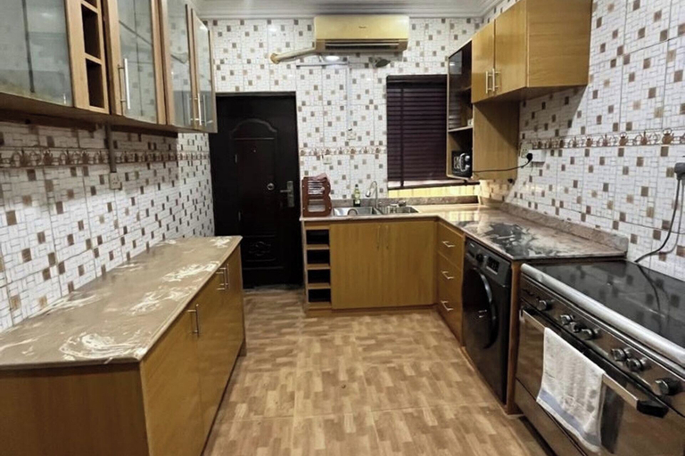 Private kitchen 2, Luxe Lagos Retreat With 3 Bedrooms, Kosofe