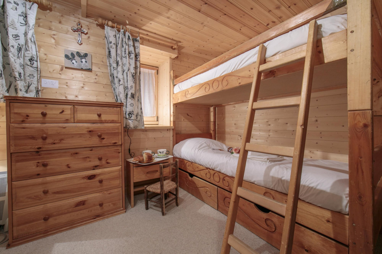 Room 4, Chalet Du Croz RJ in Le Tour Argenti re, Haute-Savoie
