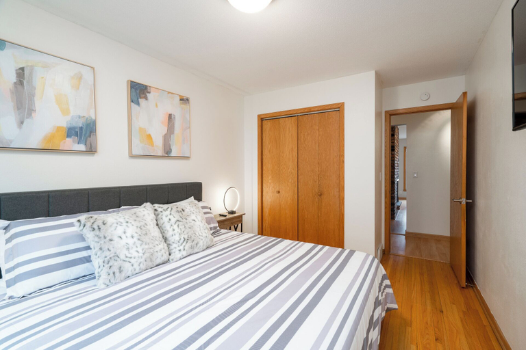 Bedroom 3, D. The Retreat at Linden Hills, Hennepin