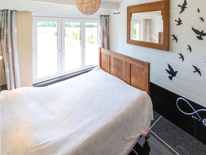 Bedroom 4, Inviting Chalet in Westouter with Garden, West-Vlaanderen