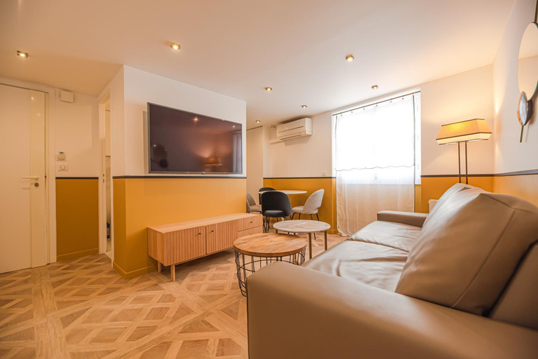 Others 4, Cosy flats- NOTRE DAME, Paris