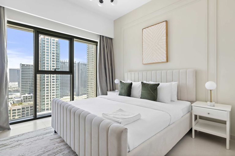 Room 3, Silkhaus Elegant Downtown Premium Tower w Pool, Dubai