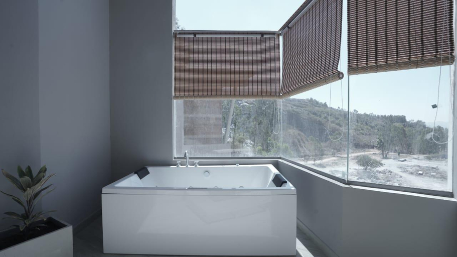 Bathroom 3, RD's Nature Retreat, Bangalore