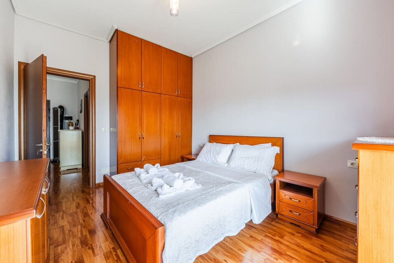 Room 3, Urban Sea Escape 1BR With Beach Access, Sarandës
