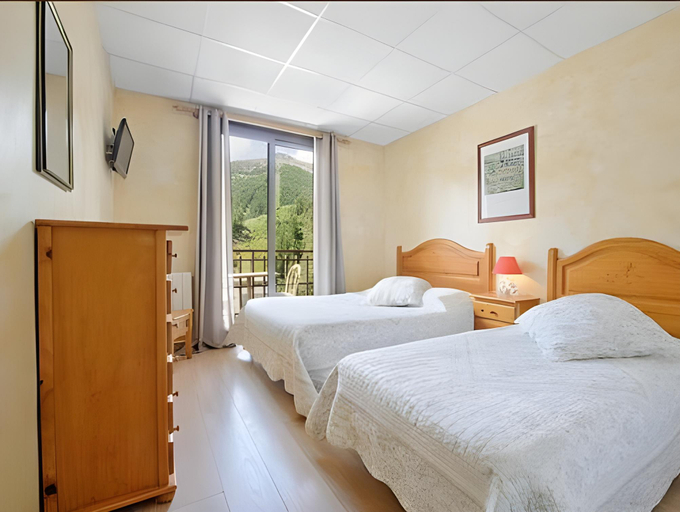 Bedroom 2, Hotel Edelweiss, Alpes-Maritimes