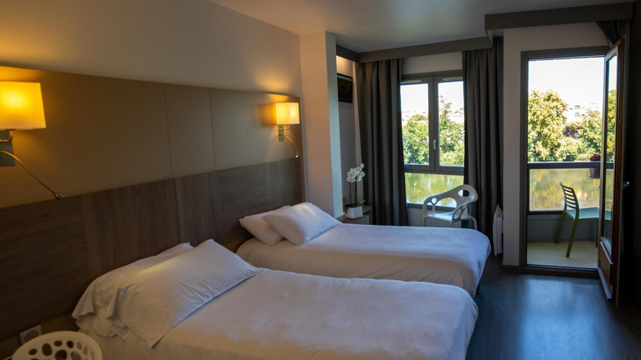 Bedroom 2, La Chartreuse Logis Hotel Restaurant, Lot