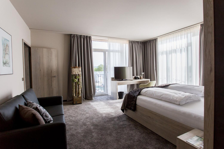 Bedroom 2, monte mare SAUNA-SPA-SPORTS-HOTEL, Mayen-Koblenz