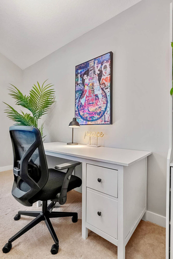 Room 4, The Mask - 5BD - Movie Room - Kidfriendly, Division No. 6