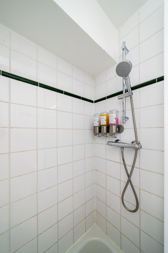 Bathroom 3, Serenity Aparthotel, la Defense - Eiffel tower view - 5 min walk to Subway, Hauts-de-Seine