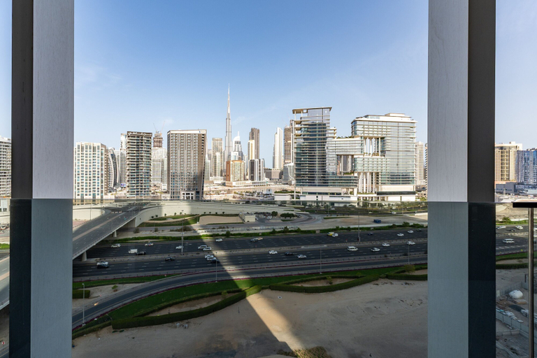 Room 2, Modern Comfort 1BR w Burj Khalifa View, Dubai