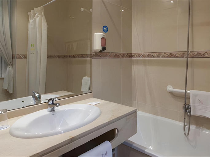 Bathroom 4, Mediodia, Madrid