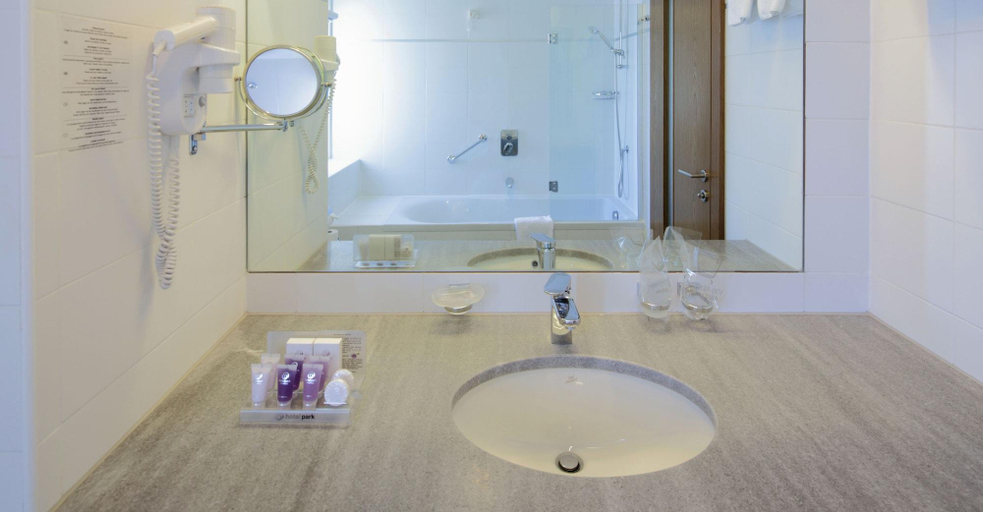 Bathroom 4, Hotel Park Makarska, Makarska