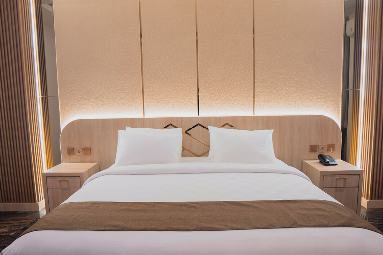 Bedroom 5, Fahira Hotel Syariah Padang, Padang