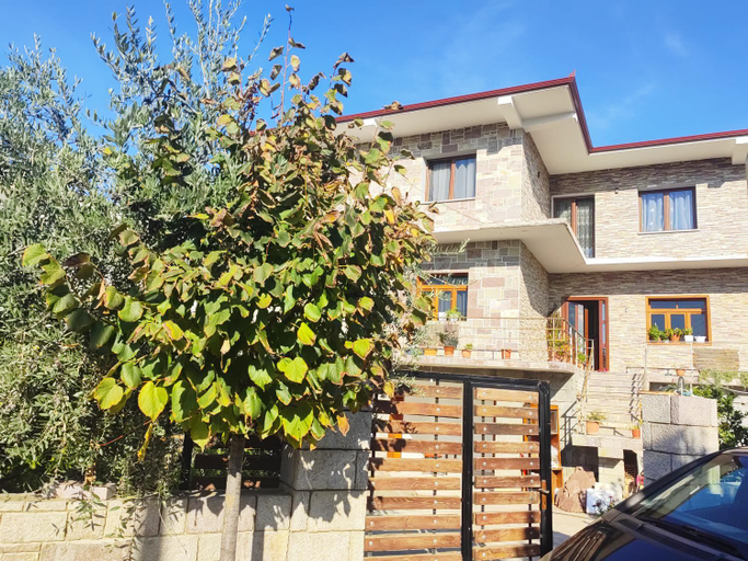 Others 3, Stone House Hostel Elbasan, Elbasanit