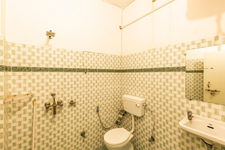 Bathroom 4, WANDER STATION VARANASI, Chandauli