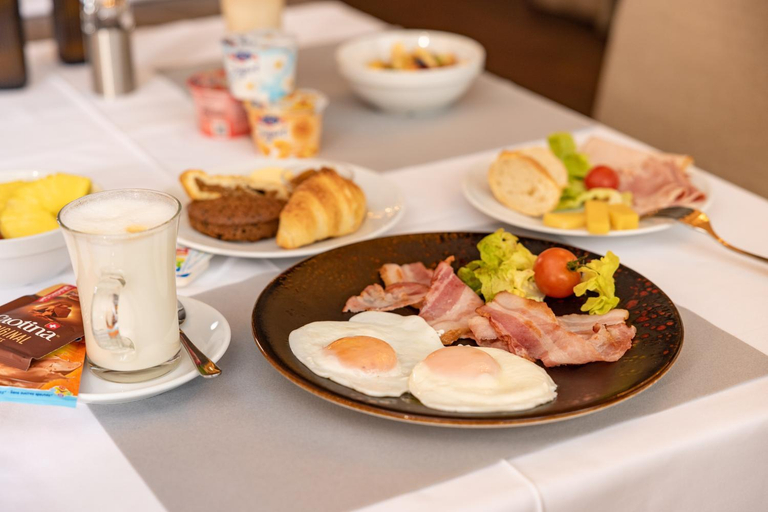 Food & Drinks 5, Adaastra Boutique Hotel, Brig