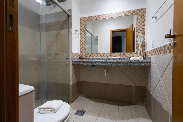 Bathroom 4, Araguaia Hotel, Barra do Garças
