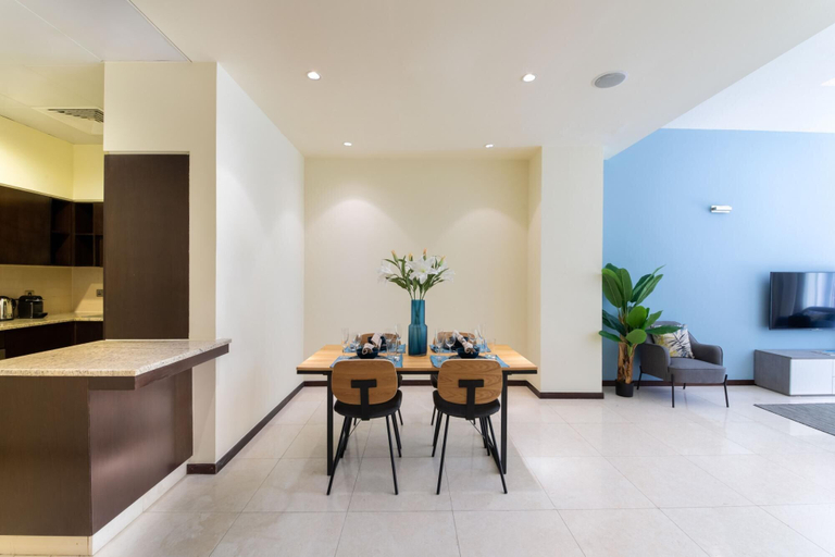 Room 3, Chic Stay on the Palm wz Private Beach Access, Dubai
