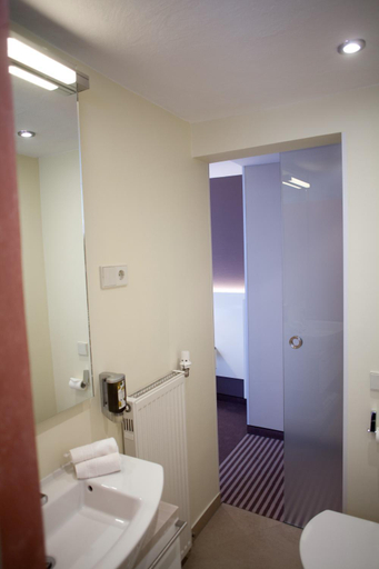 Bathroom 3, Hotel-Restaurant Arneggers Adler, Enzkreis