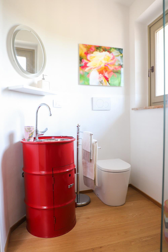 Bathroom 4, Tenuta Morcella tra Todi e Perugia con piscina in esclusiva, Perugia