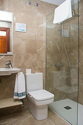 Bathroom 4, Playa Poniente, Asturias