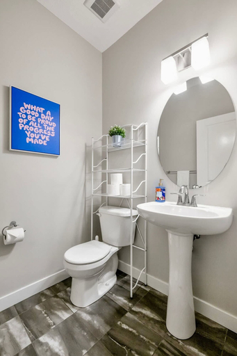 Room 5, The Mask - 5BD - Movie Room - Kidfriendly, Division No. 6