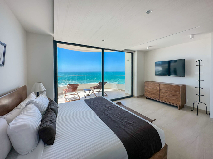 Room 5, 5BR Beachfront Luxury Condo, Puerto Peñasco