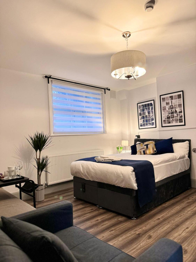 Others 5, Camden Luxury Studio Flats and En-Suit Rooms, London
