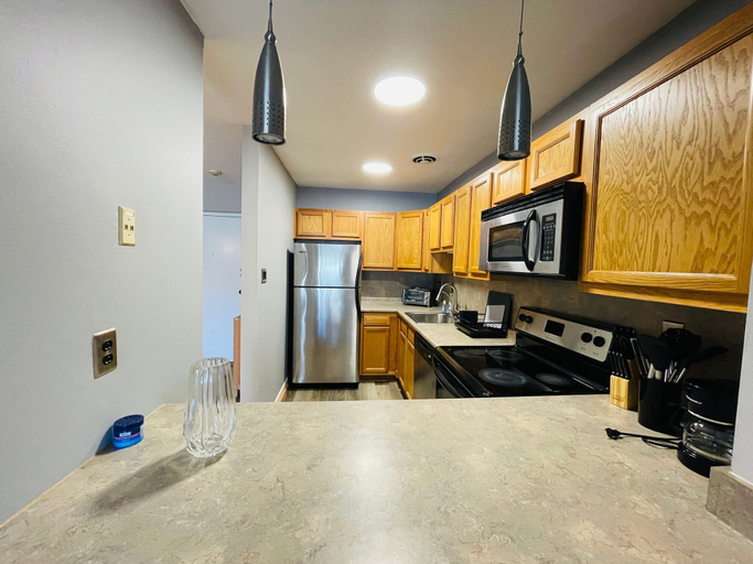 Room 3, Comfortable 1BR in Elkins Park Parking Pool, Montgomery