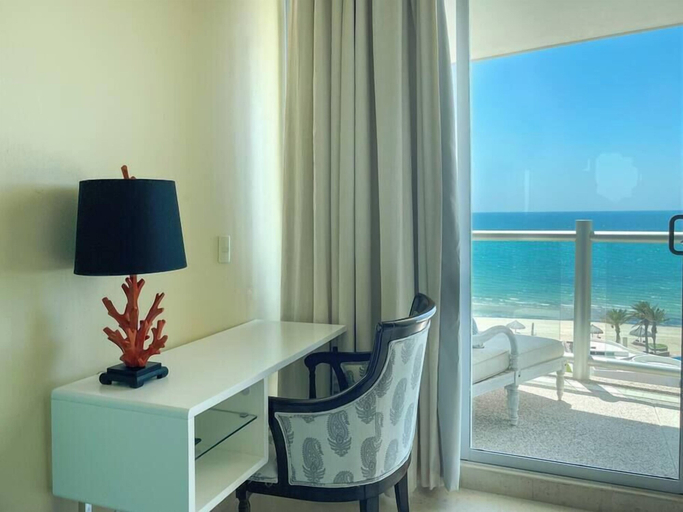 Room 4, Oceanfront Gem With Pools Private Beach, Puerto Peñasco