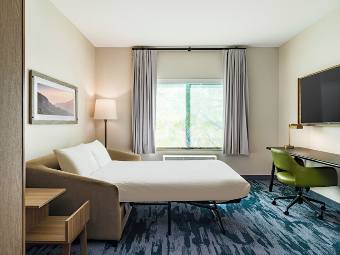 Bedroom 3, Fairfield Inn & Suites Hanford, Kings
