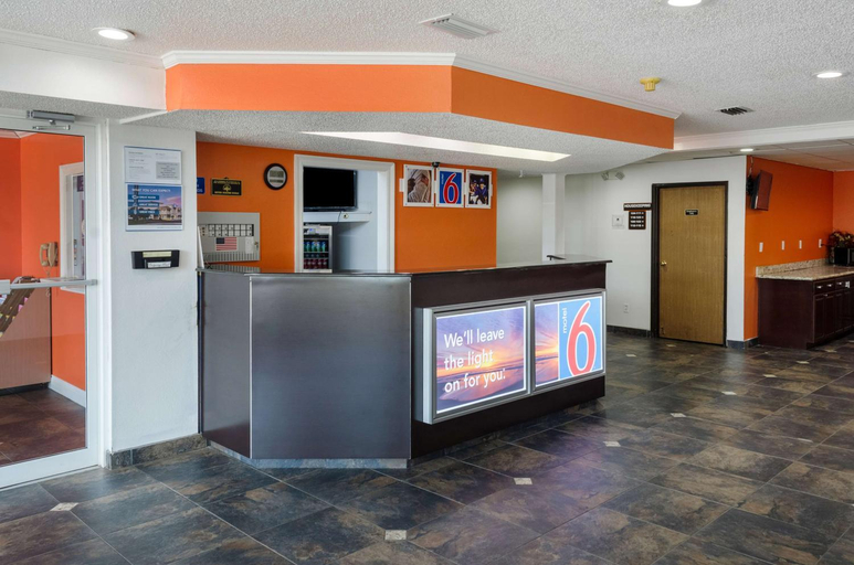 Public Area 2, Motel 6 Mobile, AL, Mobile