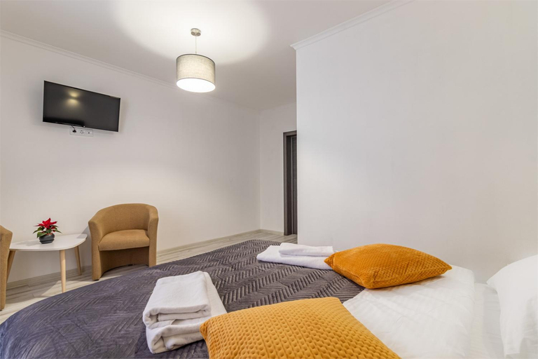 Bedroom 3, Forest Home, Nadvirnians'kyi