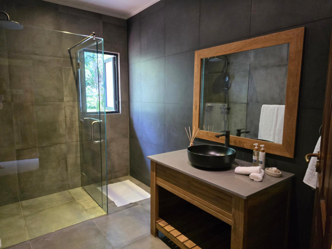 Bathroom 4, Cote Cedres Boutique Guest House