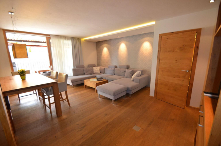 Room 4, Zell City Exclusive Lodges - MAX ONE, Zell am See