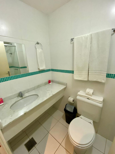Bathroom 4, Coral Express, Porto Alegre