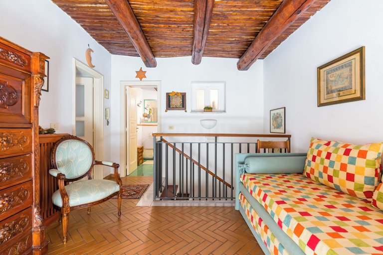 Living area 5, Residenza Capano Charming House by Napoliapartments, Napoli