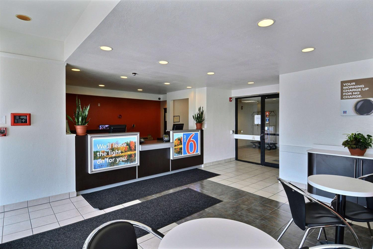 Public Area 2, Motel 6 Danvers, MA - Boston North, Essex