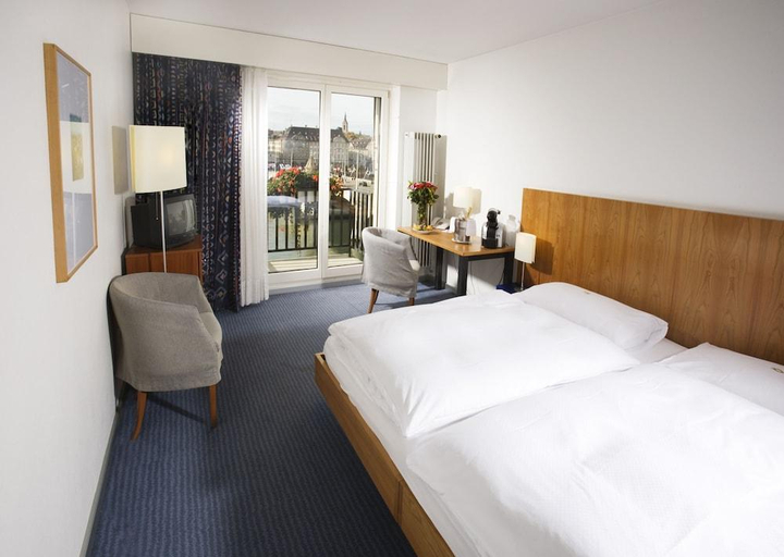 Others 4, Hotel Merian, Basel