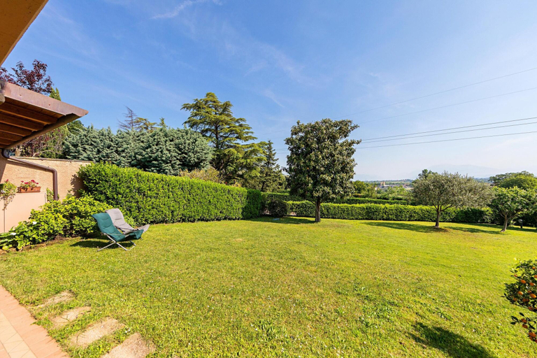 Others 2, Casa Alba con Giardino e Patio by Wonderful Italy, Brescia