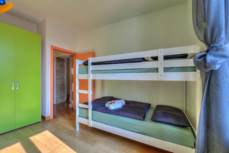 Room 4, Muri Di Arco in Arco, Trento