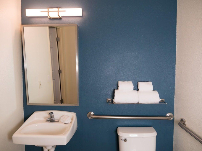 Bathroom 4, Birch Hill Suites - Lakeland, Polk